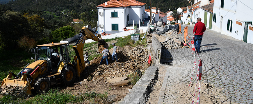 Reabilitação de muro de contenção em Pé da Serra